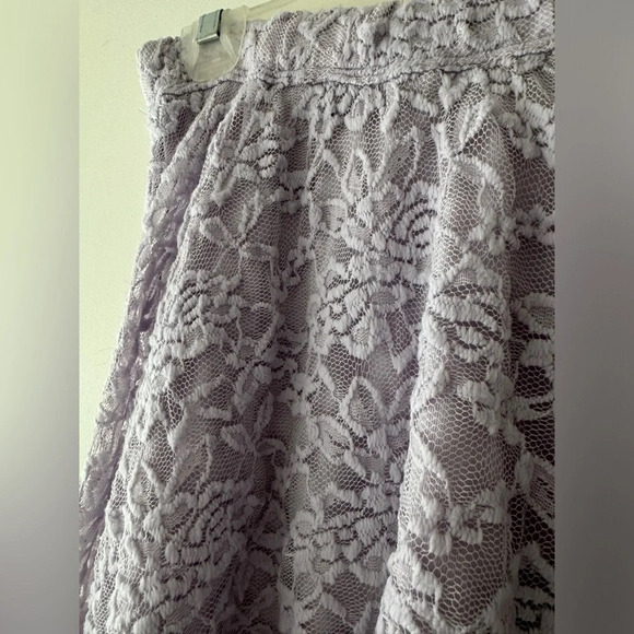 Abercrombie & Fitch Purple Lilac Flower Lace Skirt with Stretchy Waist - Picture 2 of 5